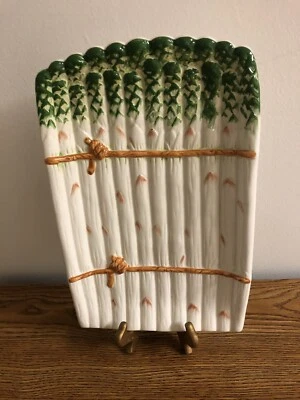 Asparagus Tray, Beautifully Hand Painted by Casa Nova Products. 12-1/2” x 8-1/4”