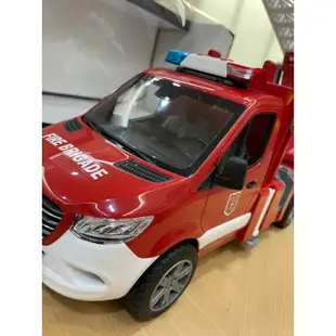 德國bruder 消防車9成新 限台南自取