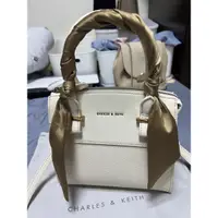 在飛比找蝦皮購物優惠-正品 CHARLES & KEITH  小ck包 絲巾扭結手