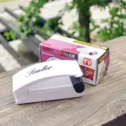 Plastic Bag Sealer, Portable Mini Household Sealing Machine Heat Sealer Capper F
