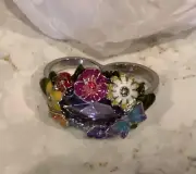 BRAND NEW NO BOX AVON TEXTURED FLOWERS DOUBLE RING SIZE 9-10 LOOK