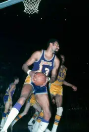 Wilt Chamberlain Of The Los Angeles Lakers 1971 OLD BASKETBALL PHOTO 16