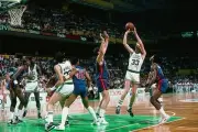 Larry Bird Boston Celtics shoots a jumper v Bill Laimbeer Detroit - Old Photo
