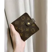 在飛比找蝦皮購物優惠-Louis Vuitton 正品 老花金釦拉鍊短夾 M616