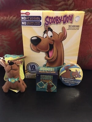 New Scooby-Doo (4 pc) Bundle - Snacks, Magic Towel, Mini Mystery Box, & Keychain