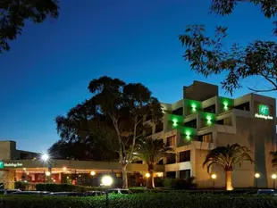 瓦立克農場假日飯店Holiday Inn Warwick Farm