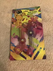 Paws Garfield Zig Zag Scissors #S4042 NIP