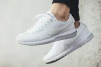 在飛比找Yahoo!奇摩拍賣優惠-日貨 日本帶回NIKE正品 Nike Roshe Corte