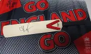 Kevin Pietersen signed Slazenger mini cricket bat + COA & Photo proof