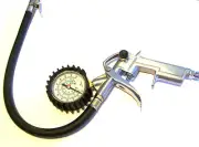 220psi LOCK ON TIRE INFLATOR WITH AIR PRESSURE GAUGE GUAGE