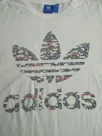 在飛比找Yahoo!奇摩拍賣優惠-adidas 白色長版運動T shirt 瑜珈衣 慢跑衣