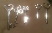 Lot of 5 Skeleton Keys For Arts Crafts, Steampunk Decor Sizes Range 2.5" to 4.5"