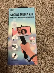 Social Media Kit Vlog With Phone Clip, Tripod, and Clip On Ring Light Video