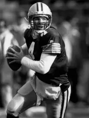 Brett Favre Green Bay Packers runs with the ball 1990s Old Photo 2