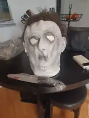 Michael Myers Halloween Mask W/Bloody Knife New