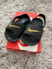 NIKE Kawa Slides Sandals 5C Unisex Black/Metallic Gold Baby Toddler New With Box