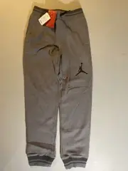 Vintage 2011 YOUTH JORDAN Boy Gray Cuffed Fleece Pant size Small Retro Jordan