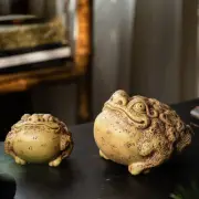 1pc Chinese Golden Toad Statue Ornaments Creativity Yixing Purple Clay Tea Pet