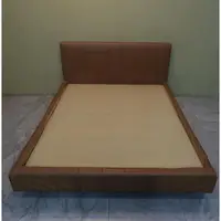 在飛比找蝦皮購物優惠-台北二手家具 推薦-標準雙人5*6床架 布包邊 雙人床 床組