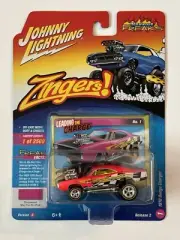 2018 JOHNNY LIGHTNING ZINGERS LEADING THE CHARGE 1970 DODGE CHARGER 1:64