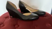 Alex Marie Greer Laela Black Wedge SZ 5.5 M Slip On Heel Shoes