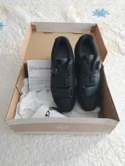 New Giro Cycling Shoes Cylinder style Women's Size 37 Size 6 Black With Box Bike