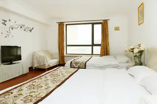 芳菲假日酒店公寓(大連星海廣場店)Fangfei Holiday Hotel Apartment