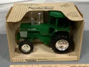 OLIVER Spirit of Oliver White Farm Eq. Tractor 1:16 Farm Progress Signed by Ertl