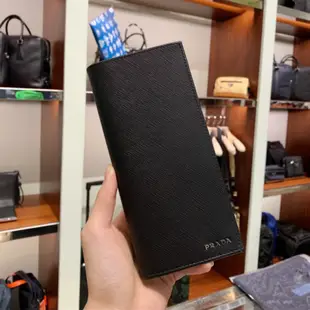 【預購】歐洲代購 🇫🇷 Prada Saffiano 防刮 牛皮 男仕 短夾 信封 長夾