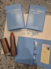 3x Dolce & Gabbana Light Blue perfume 1.5ml*3ea, lipstick as a gift