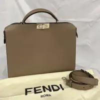 在飛比找PopChill優惠-[二手] FENDI 芬迪 駝銀Peekaboo提背二用包/