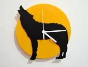 Howling Direwolf - Black & Yellow Silhouette - Wall Clock