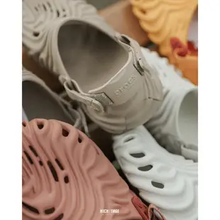 SALEHE BEMBURY x CROCS POLLEX CLOG 指紋鞋 防水 雨鞋 涼鞋【207393】男女鞋