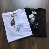 在飛比找蝦皮購物優惠-古馳 Gucci 彩虹原創 T 恤