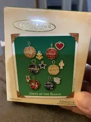 2002 Hallmark Keepsake Ornament GIFTS OF THE SEASON