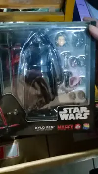 在飛比找Yahoo!奇摩拍賣優惠-MAFEX-星際大戰 STAR WARS 凱羅忍 KYLO 