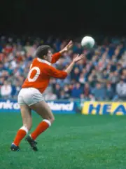 Wales fly-half and captain Jonathan Davies in rugby union action - Old Photo 1