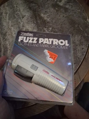 Vintage Zodiac Fuzz Patrol Battery Operated Clothing Lint Shaver NWT 1988