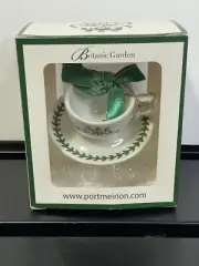 Portmeirion Botanic Garden Amaryllis Plate Christmas Ornament China Box New
