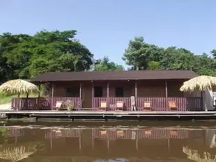 亞馬遜金龍魚小屋旅館