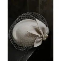在飛比找ETMall東森購物網優惠-優雅婚紗宴會白色新娘頭飾貝雷帽