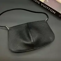 在飛比找PopChill優惠-[二手] Louis Vuitton LV 黑色 EPI 水