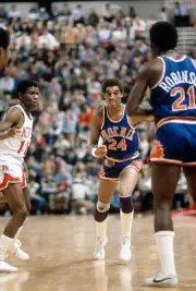 Dennis Johnson of the Phoenix Suns 1981 Basketball Photo 15