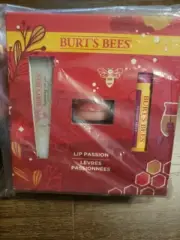 Burts Bee's Lip Passion Gift Set Lip Hydrating Oil Chapstick Overnight Treatment