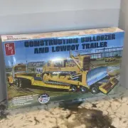 AMT 1218/06 CONSTRUCTION BULLDOZER & LOWBOY TRAILER MODEL KIT - 1/25 SCALE NEW