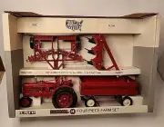 ERTL Vintage Farmall H Tractor/Disc/Plow/Wagon 4 Piece Farm Set 1/16
