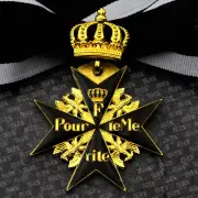 WWI Crown German black Max blue Marx Medal with collection box