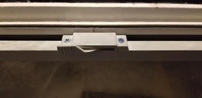 F 2590 Sash Lock Vertical Horizontal Sliding Window Sash White Diecast 2-1/4”