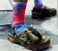 在飛比找Yahoo!奇摩拍賣優惠-Crocs X Beams Military 聯名款 涼鞋 