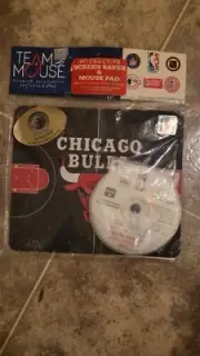 CHICAGO BULLS Screen Saver NEW in Sealed Package Get TEAM FITTED ! M.Pad Too!!